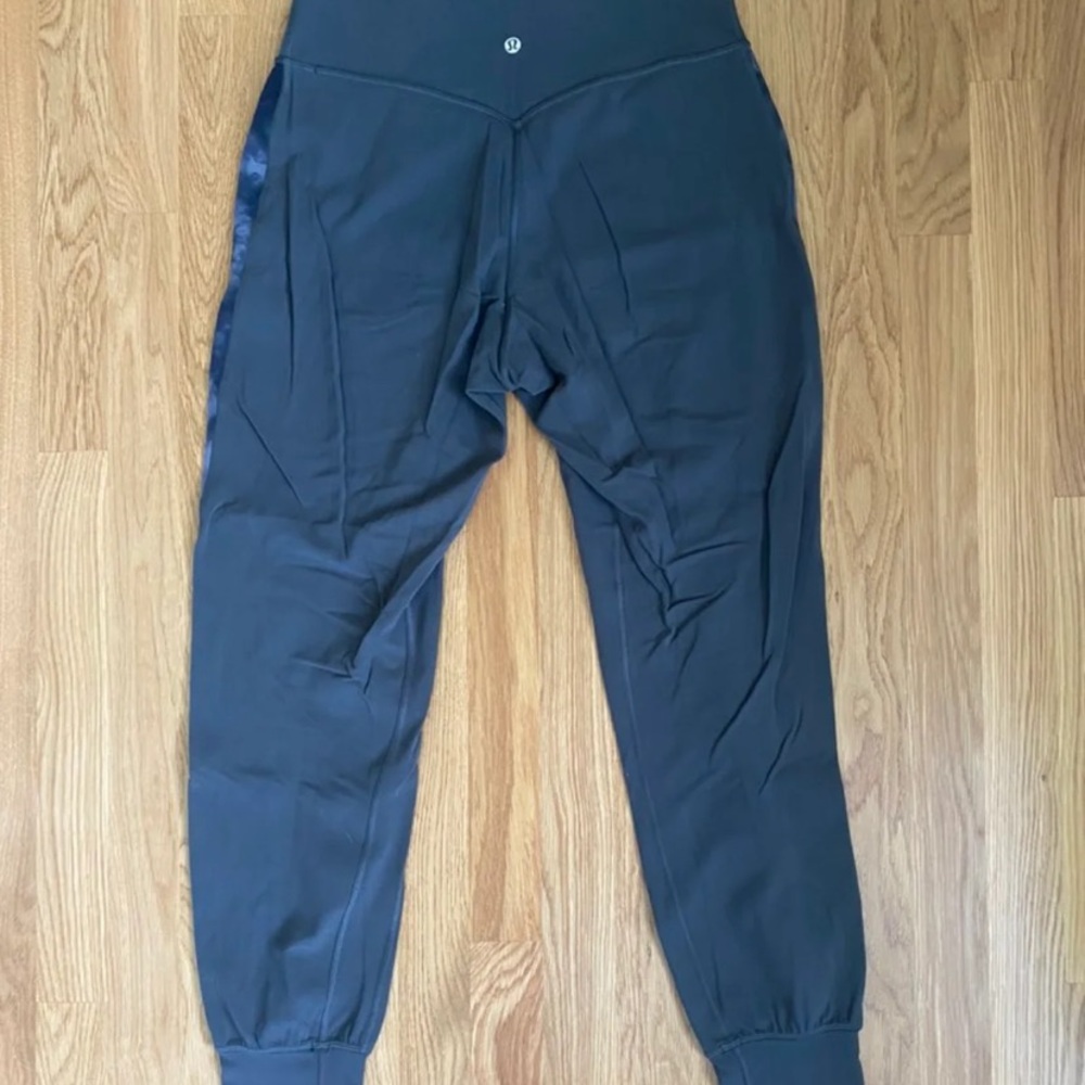 Lululemon Align Jogger 28” - image 2